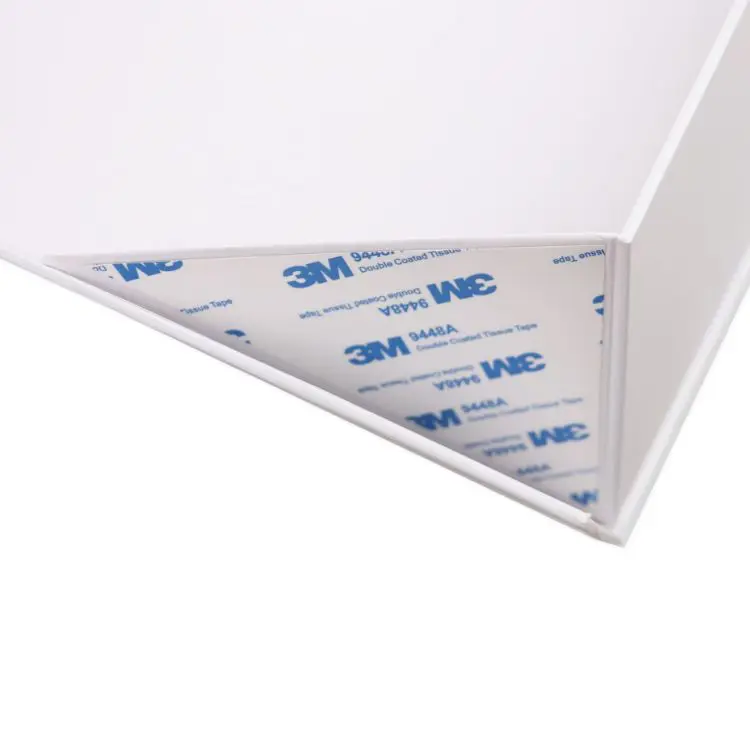 Picture of Medium Foldable Magnetic Box with Ribbon