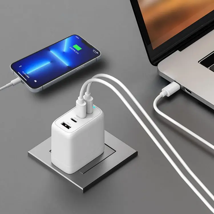 Picture of 4 Ports Universal Travel Adapter