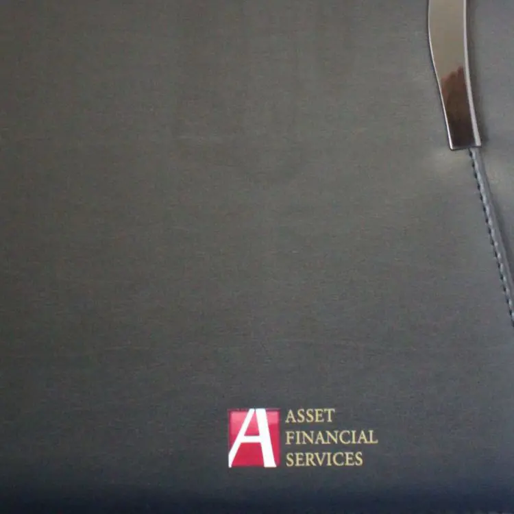 Picture of The Metropolitan Imitation Leather A4 Zippered Compendium