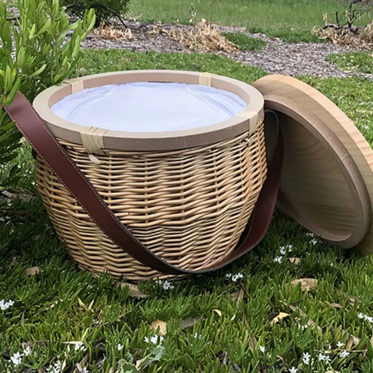 Picture of Scotch Wicker Picnic Cooler Basket Round
