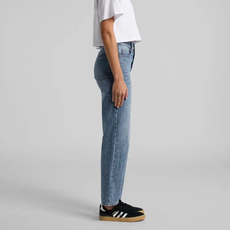 Picture of Wo's Straight Jeans