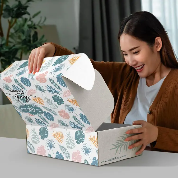 Picture of Die Cut Box with Locking Lid - 502x295x150mm